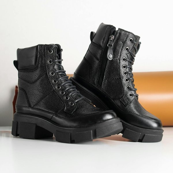 How to Adapt the Classic Chelsea Boot for a Summer Look?